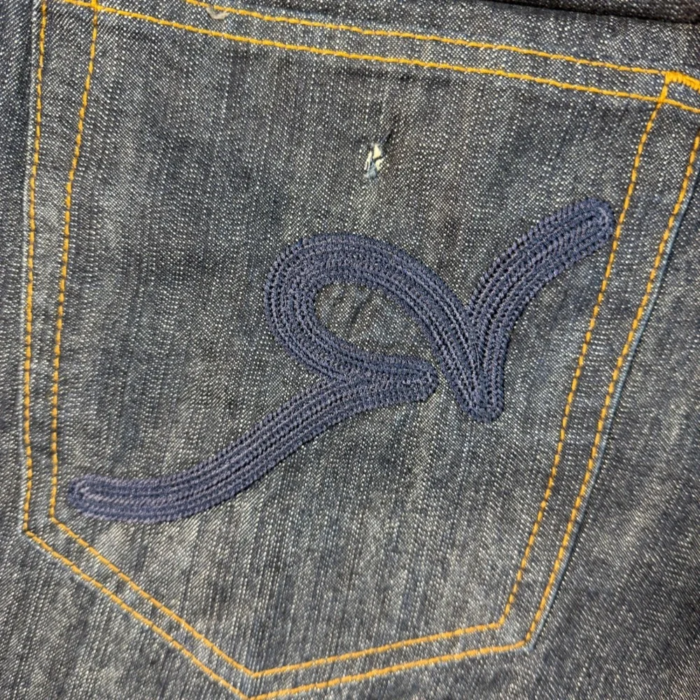 Vintage Rocawear Men 42 Dark Wash Denim Shorts Baggy Y2K Embroidered Flap Pocket